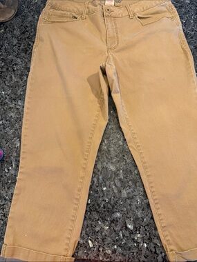 Faded Glory Beige Capri Pants